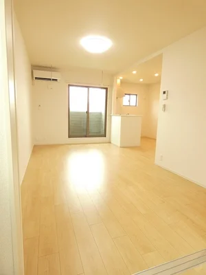 のマンスリーマンション・ウィークリーマンション「ヒュッゲ　Ⅱ 201・洋室(No.1280496)」メイン画像