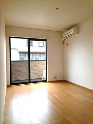 のマンスリーマンション・ウィークリーマンション「シャン　バティ－ルＢ 102・洋室(No.1280810)」メイン画像