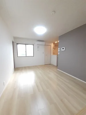 のマンスリーマンション・ウィークリーマンション「サンク　フィチオ 102・洋室(No.1281557)」メイン画像