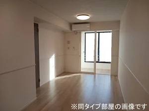 のマンスリーマンション・ウィークリーマンション「メゾン　マルベリィ 102・洋室(No.1281568)」メイン画像