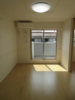 のマンスリーマンション・ウィークリーマンション「アルコ　イーリス　Ⅰ 202・洋室(No.1281780)」メイン画像