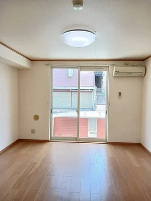 のマンスリーマンション・ウィークリーマンション「シャローン　シュル 102・洋室(No.1282347)」メイン画像