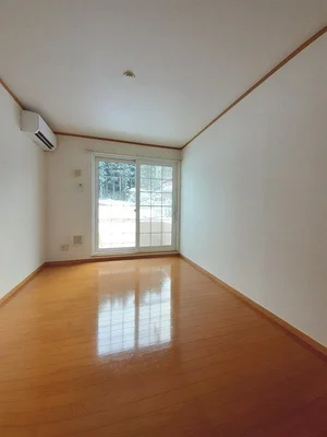 のマンスリーマンション・ウィークリーマンション「シャローン・ソーヌ 101・洋室(No.1282348)」メイン画像