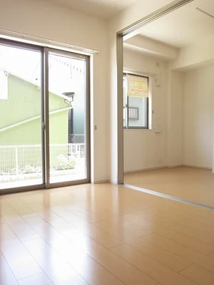 のマンスリーマンション・ウィークリーマンション「ネオコルソ 102・洋室(No.1282541)」メイン画像