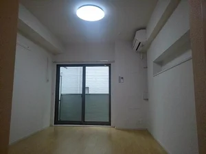 のマンスリーマンション・ウィークリーマンション「ＲＥＧＡＲＯ（レガーロ）Ⅱ 102・洋室(No.1282601)」メイン画像