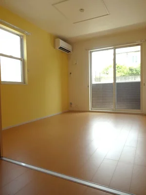 のマンスリーマンション・ウィークリーマンション「リバーサイド田久　Ⅱ 105・洋室(No.1282934)」メイン画像