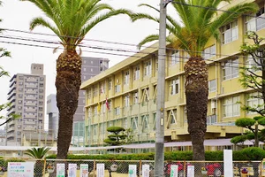 福山市立城南中学校まで徒歩１０分