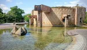緑町公園まで徒歩１３分