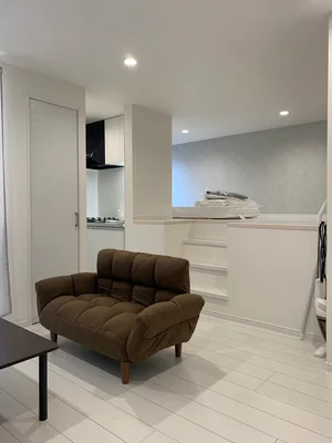 のマンスリーマンション・ウィークリーマンション「トーマンスリー飯塚市東徳前10番☆デザイナー物件☆ネット無料（飯塚市東徳前） 1K(No.1283574)」メイン画像