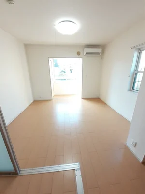 のマンスリーマンション・ウィークリーマンション「コンフィデンテ　Ｂ 103・洋室(No.1284119)」メイン画像