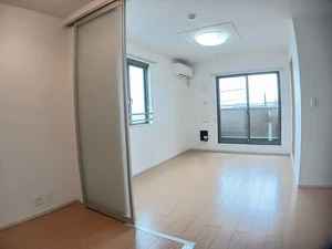 のマンスリーマンション・ウィークリーマンション「スクールヤード・シノギ 301・洋室(No.1284404)」メイン画像