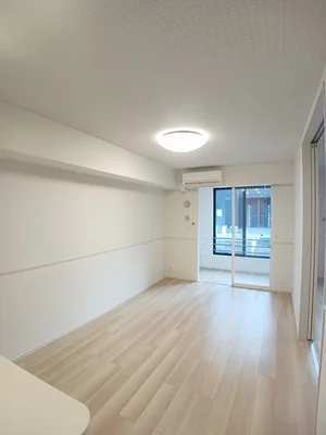 のマンスリーマンション・ウィークリーマンション「カーサ　シトラス仏生山Ⅱ 102・洋室(No.1284427)」メイン画像