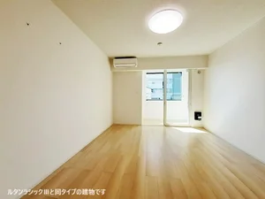 山梨県のマンスリーマンション・ウィークリーマンション「カーサ　フェリーチェ 205・洋室(No.1284744)」メイン画像