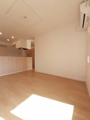 のマンスリーマンション・ウィークリーマンション「ウエスト・フィールド　Ⅶ 201・洋室(No.1285228)」メイン画像