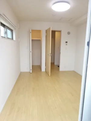 のマンスリーマンション・ウィークリーマンション「カーサ・ラッフィナートⅢ 301・洋室(No.1285584)」メイン画像