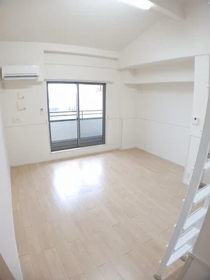 滋賀県のマンスリーマンション・ウィークリーマンション「Ｒｉｒｉａ　Ⅶ６ 302・洋室(No.1285761)」メイン画像