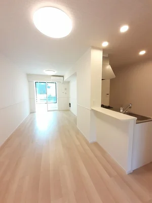 のマンスリーマンション・ウィークリーマンション「ジャック　イン　ザ　ボックスⅡ 104・洋室(No.1286217)」メイン画像