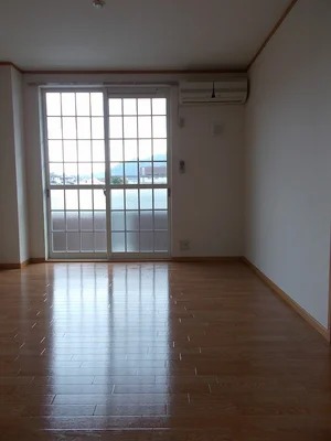 のマンスリーマンション・ウィークリーマンション「ソレアード千曲　Ａ 102・洋室(No.1286627)」メイン画像