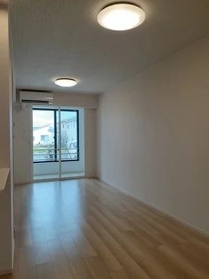 のマンスリーマンション・ウィークリーマンション「ソシア・三蔵子 102・洋室(No.1286696)」メイン画像