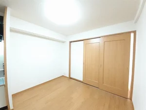 京都橘大学周辺のマンスリーマンション・ウィークリーマンション「カーサ　フォルビート 102・洋室(No.1286812)」メイン画像