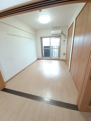 のマンスリーマンション・ウィークリーマンション「サンリット・スクエア 206・洋室(No.1286975)」メイン画像