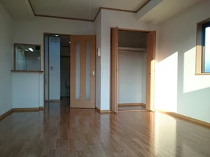 のマンスリーマンション・ウィークリーマンション「ソレイユ山坂 302・洋室(No.1287438)」メイン画像