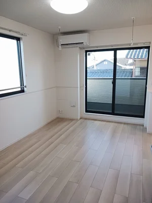 のマンスリーマンション・ウィークリーマンション「グラン・シャトー武蔵嵐山Ｂ 201・洋室(No.1287798)」メイン画像