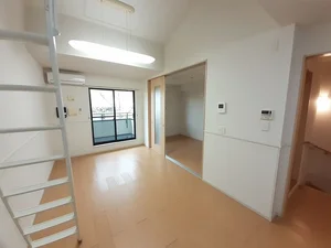 京都市右京区のマンスリーマンション・ウィークリーマンション「花のワルツ嵯峨 205・洋室(No.1288001)」メイン画像