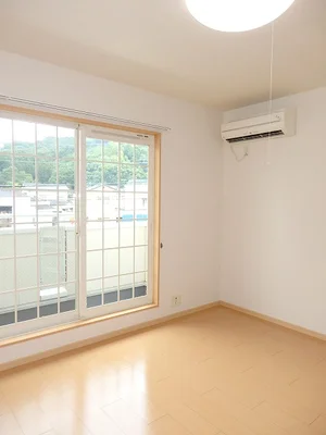 広島県のマンスリーマンション・ウィークリーマンション「カーサヴェルノⅠ 203・洋室(No.1288190)」メイン画像