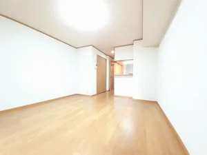 のマンスリーマンション・ウィークリーマンション「サン・フレイムＹＡＢＥ　Ａ 102・洋室(No.1288254)」メイン画像