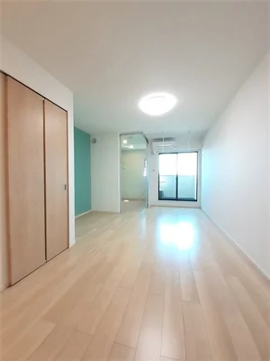 のマンスリーマンション・ウィークリーマンション「ジャダハウス丸亀　Ａ 202・洋室(No.1288546)」メイン画像