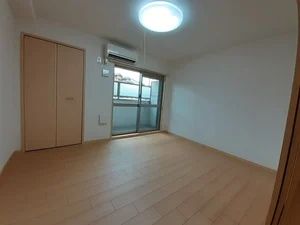 のマンスリーマンション・ウィークリーマンション「ヴィラ　フォンテーヌ　桂川 204・洋室(No.1289520)」メイン画像