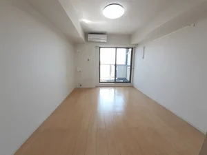 西京極駅（京都府）のマンスリーマンション・ウィークリーマンション「ヴィクトリアス西京極 303・洋室(No.1289526)」メイン画像