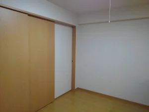 のマンスリーマンション・ウィークリーマンション「アンソレイエ　（前裁町） 106・洋室(No.1289548)」メイン画像