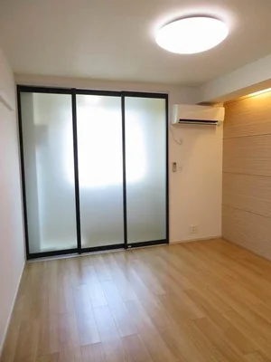 のマンスリーマンション・ウィークリーマンション「ピッコロ　マローナ 101・洋室(No.1290554)」メイン画像