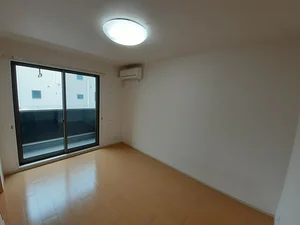 のマンスリーマンション・ウィークリーマンション「メゾン　ド　ペルレ　住村　Ⅰ 102・洋室(No.1290804)」メイン画像