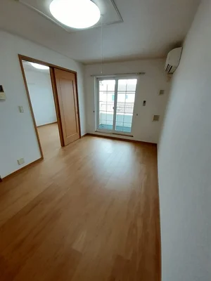 高茶屋駅（三重県）のマンスリーマンション・ウィークリーマンション「ユ－トピア・ナミ 201・洋室(No.1291185)」メイン画像