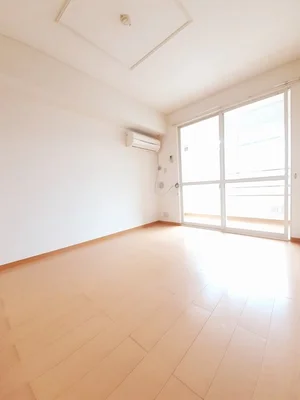 のマンスリーマンション・ウィークリーマンション「アタラクシア－Ⅴ・Ｂ 202・洋室(No.1291421)」メイン画像