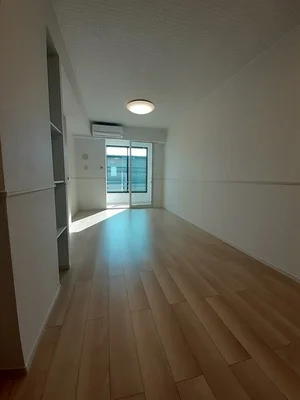 のマンスリーマンション・ウィークリーマンション「ラフィーネロジュマンⅢ 102・洋室(No.1291844)」メイン画像