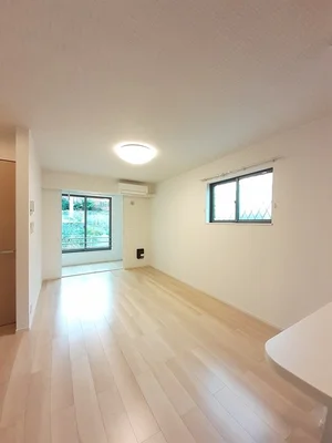 のマンスリーマンション・ウィークリーマンション「ヴェステン　フォーゲル 101・洋室(No.1292243)」メイン画像