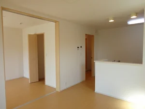 のマンスリーマンション・ウィークリーマンション「ニッバーナ 202・洋室(No.1292778)」メイン画像