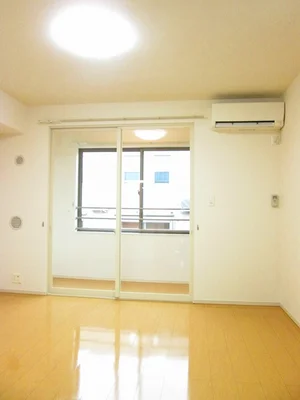 のマンスリーマンション・ウィークリーマンション「ラッフィナート・ドゥーエ 204・洋室(No.1293584)」メイン画像