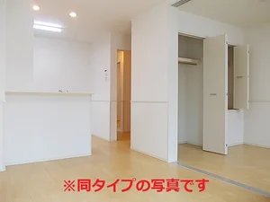 のマンスリーマンション・ウィークリーマンション「サン　エンブレイス 203・洋室(No.1293594)」メイン画像