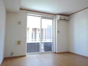 のマンスリーマンション・ウィークリーマンション「ドゥーメゾンⅠ番館 102・洋室(No.1293677)」メイン画像