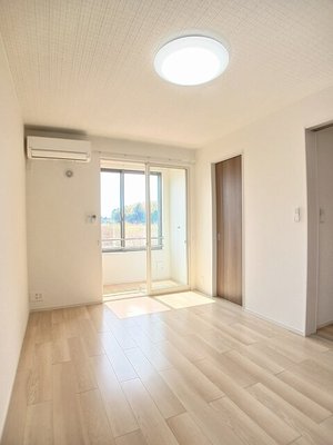 のマンスリーマンション・ウィークリーマンション「Ｊ－シャモニー　スロープ　Ⅰ 101・洋室(No.1294152)」メイン画像