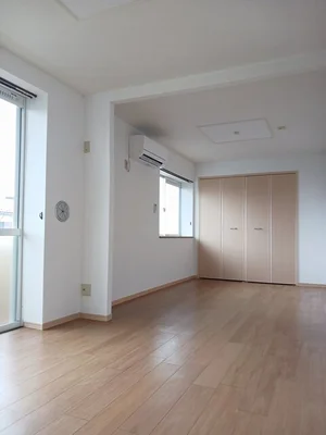 のマンスリーマンション・ウィークリーマンション「ロイヤルエステート神明Ａ 202・洋室(No.1294358)」メイン画像