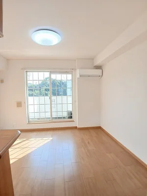 広島県のマンスリーマンション・ウィークリーマンション「メゾン　シャルマン 203・洋室(No.1294556)」メイン画像