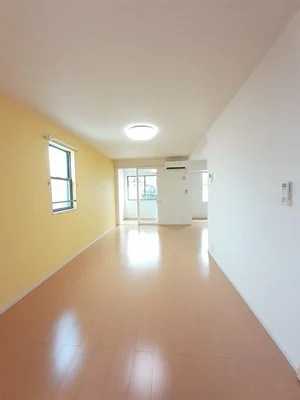 のマンスリーマンション・ウィークリーマンション「Ｌｕｍｉｎｏｕｓ　Ｃｏｕｒｔ 202・洋室(No.1295113)」メイン画像