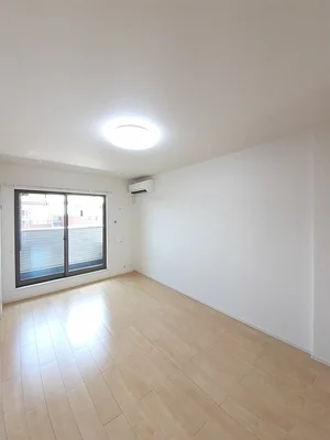 のマンスリーマンション・ウィークリーマンション「サン・ロイヤルガーデンⅢ 303・洋室(No.1295359)」メイン画像