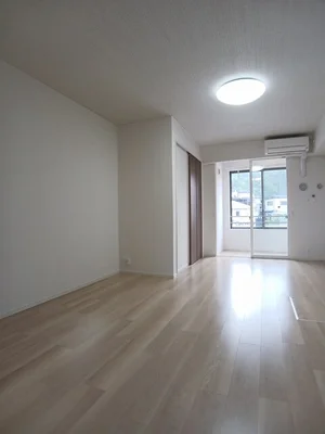 宇和島市のマンスリーマンション・ウィークリーマンション「シャルマン　宇和島 102・洋室(No.1295390)」メイン画像